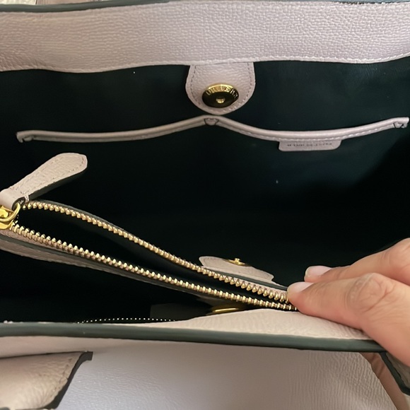 100% authentic Burberry Banner Bag in the shade orchid - Picture 9 of 15